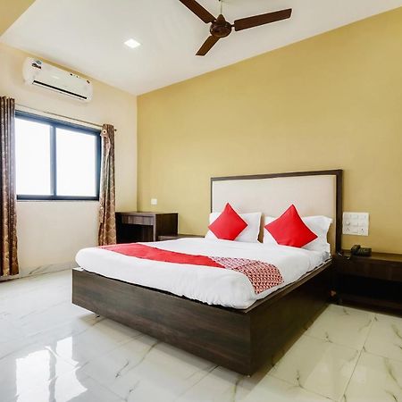 Oyo 48352 Hotel Bhagyalaxmi Kala Bagian luar foto