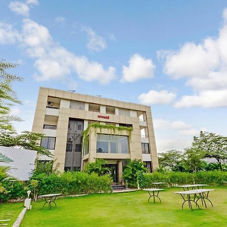 Oyo 48352 Hotel Bhagyalaxmi Kala Bagian luar foto