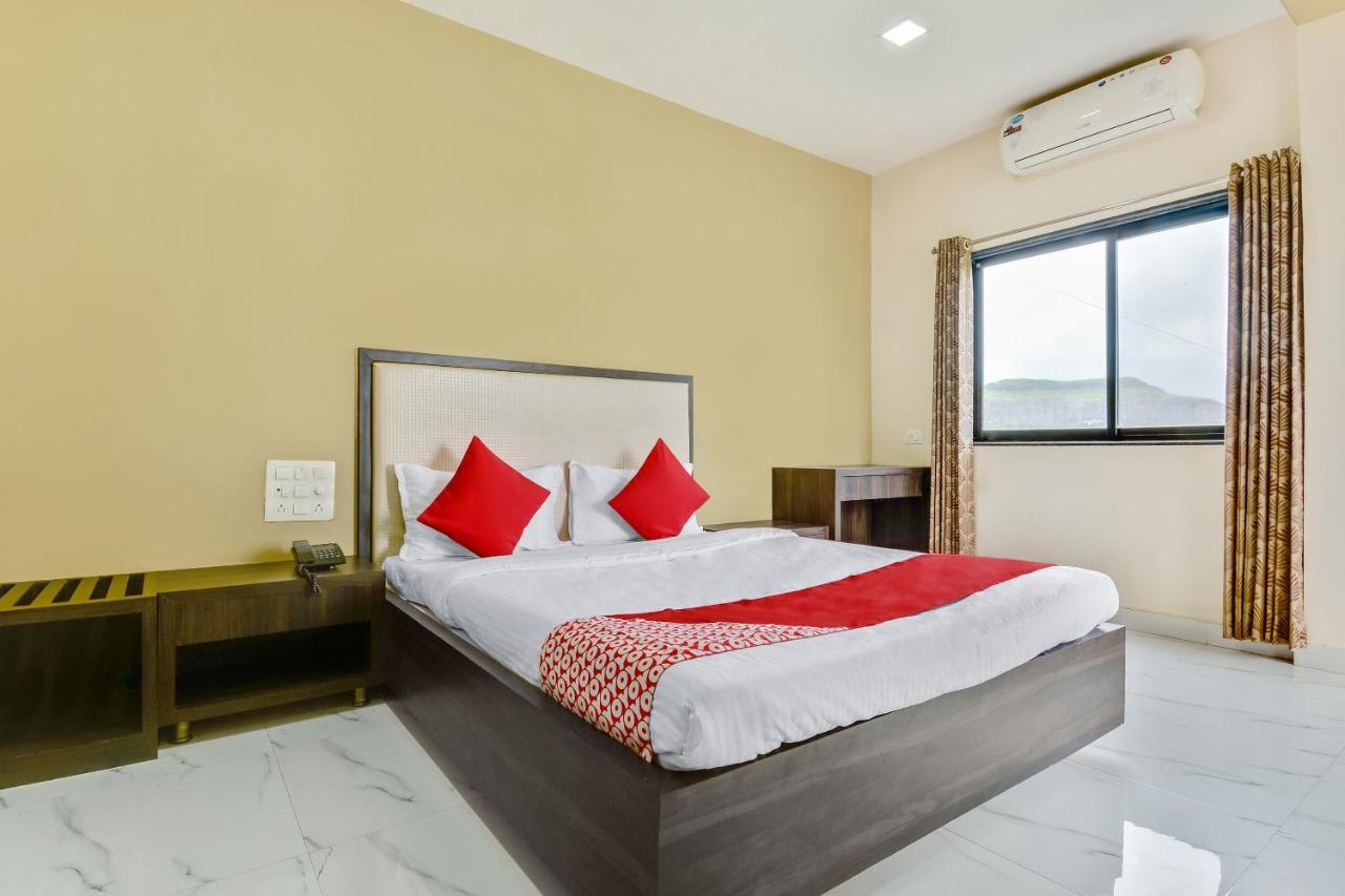 Oyo 48352 Hotel Bhagyalaxmi Kala Bagian luar foto