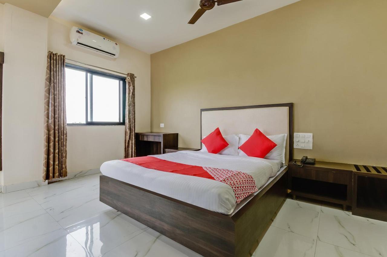 Oyo 48352 Hotel Bhagyalaxmi Kala Bagian luar foto