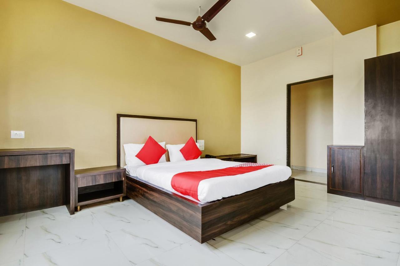 Oyo 48352 Hotel Bhagyalaxmi Kala Bagian luar foto