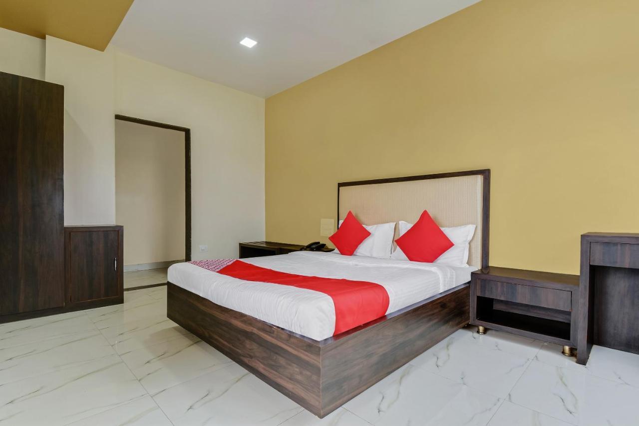 Oyo 48352 Hotel Bhagyalaxmi Kala Bagian luar foto