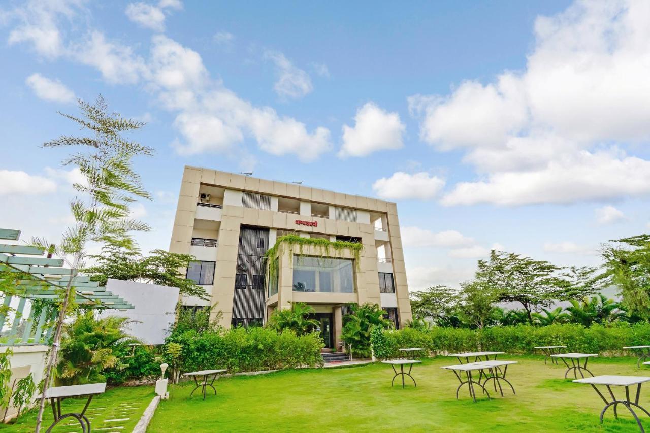 Oyo 48352 Hotel Bhagyalaxmi Kala Bagian luar foto