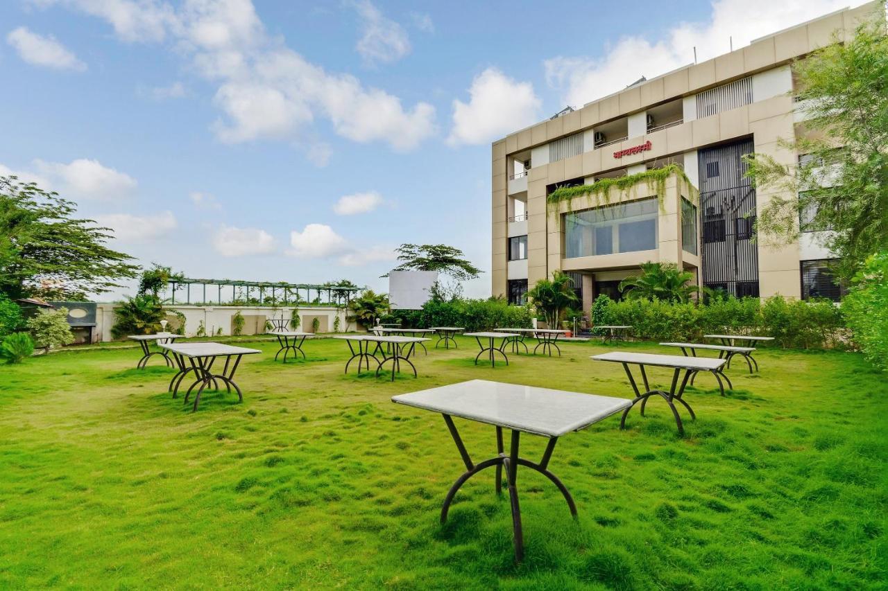 Oyo 48352 Hotel Bhagyalaxmi Kala Bagian luar foto
