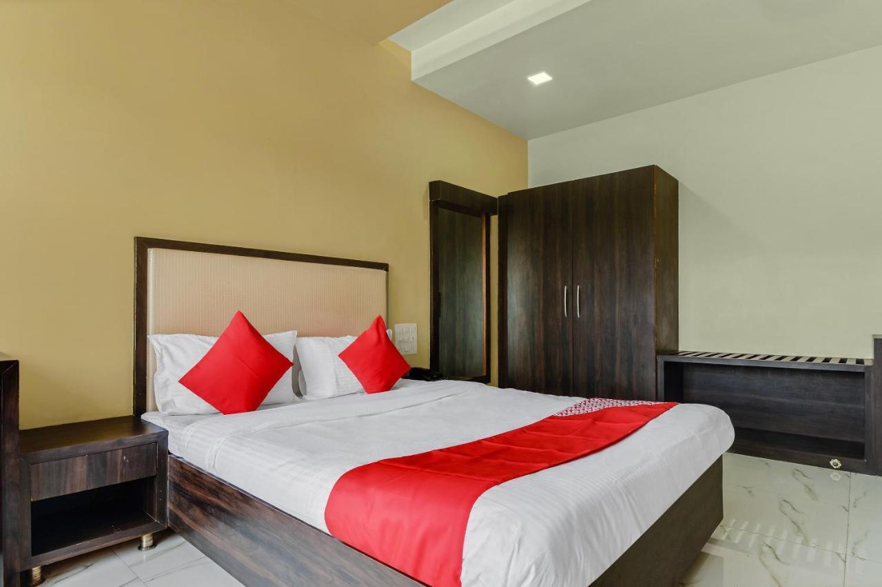 Oyo 48352 Hotel Bhagyalaxmi Kala Bagian luar foto
