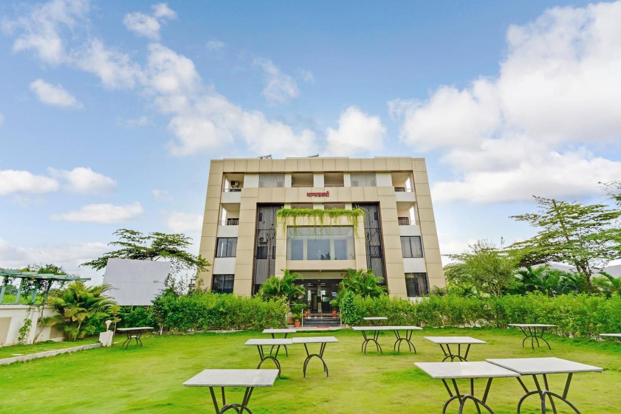Oyo 48352 Hotel Bhagyalaxmi Kala Bagian luar foto