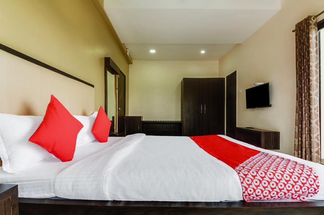 Oyo 48352 Hotel Bhagyalaxmi Kala Bagian luar foto